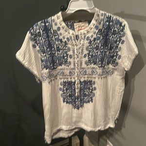 Johnny was gauze top